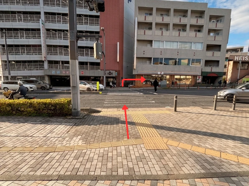 国道6号線を渡る横断歩道