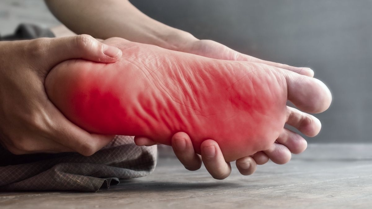 足底筋膜炎でかかとが痛いときに見直したい足裏アーチと歩き方