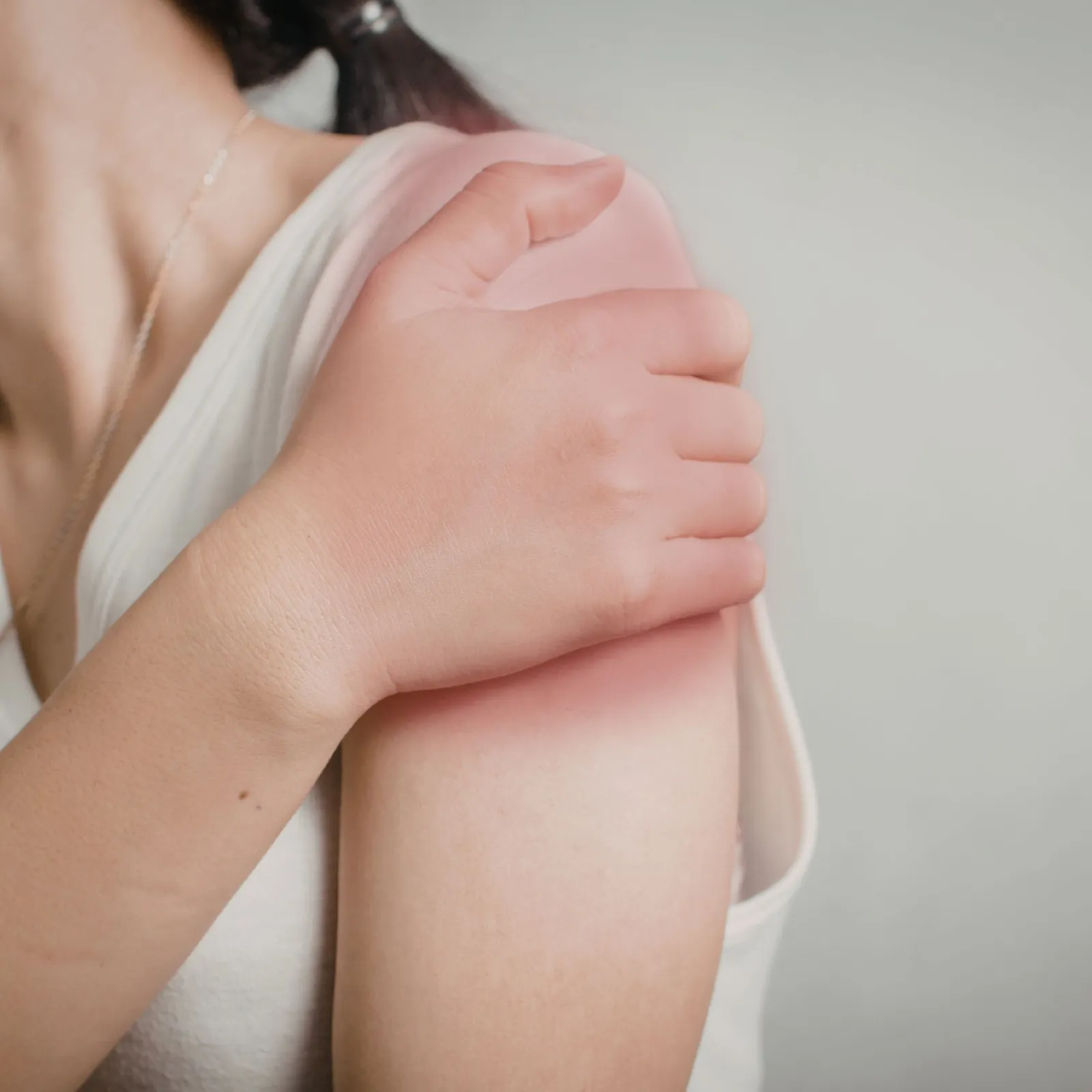 五十肩で腕が上がらないときに大切なこと｜無理に動かす前の安全な考え方