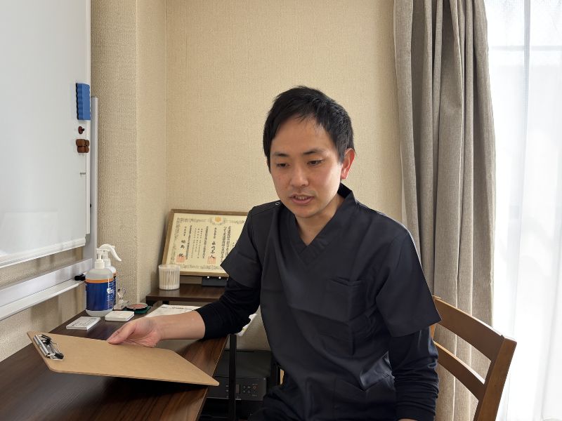 整体院ひざこぞう カウンセリング・問診の様子
